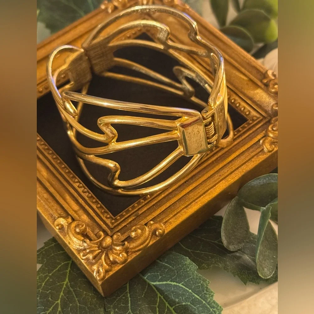 Vintage Modern Gold Tone Cuff Bracelet - Picture 11 of 16